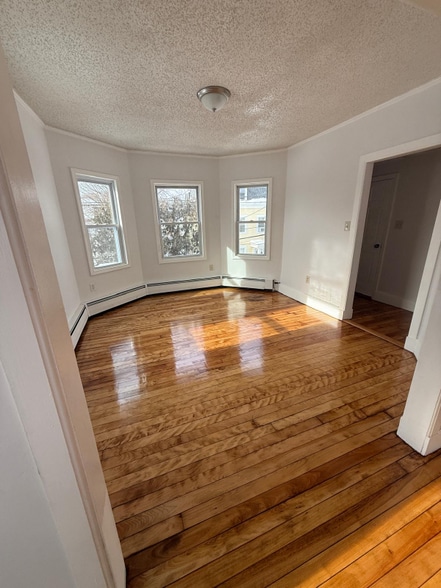 Building Photo - 13 Union St