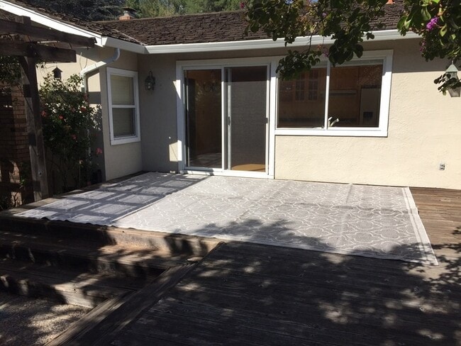 Building Photo - 3863 Campolindo Dr