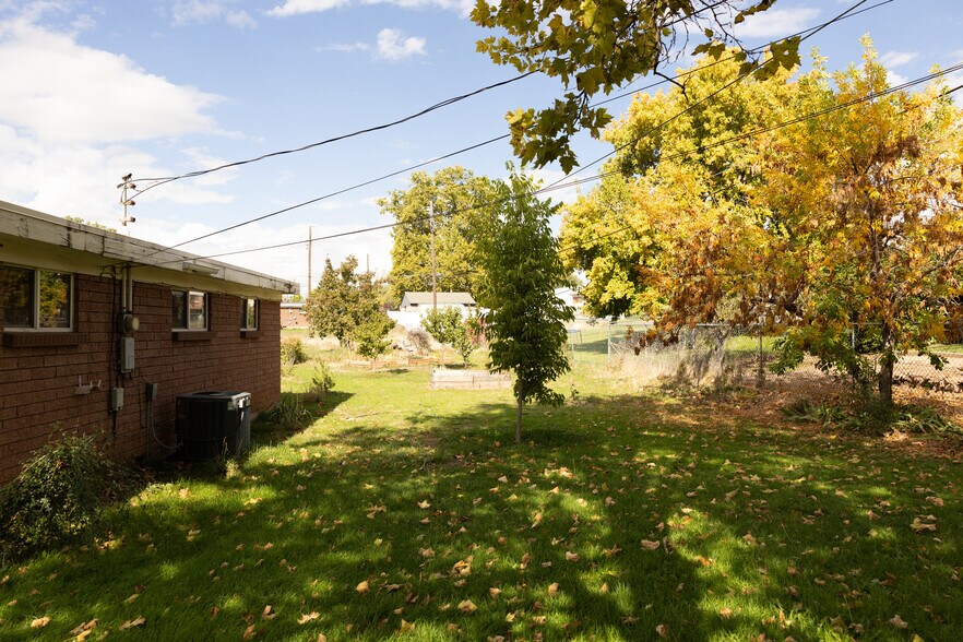 Building Photo - 1316 Kent Cir