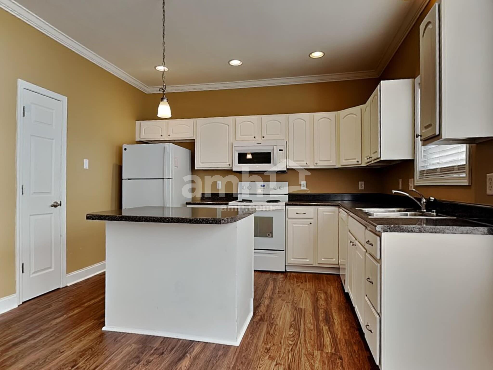 Building Photo - 7027 Legend Oaks Ln