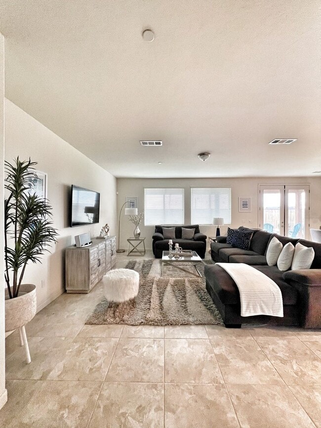 Building Photo - Beautiful Home for rent in Visalia, Ca