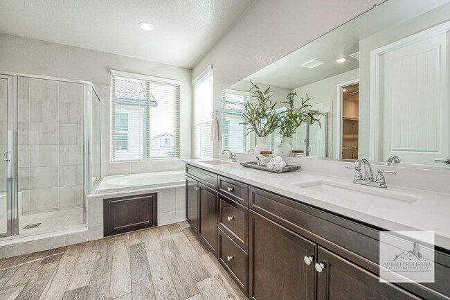 Building Photo - Stunning Granville Home in Copper River Canvas Gated Community!