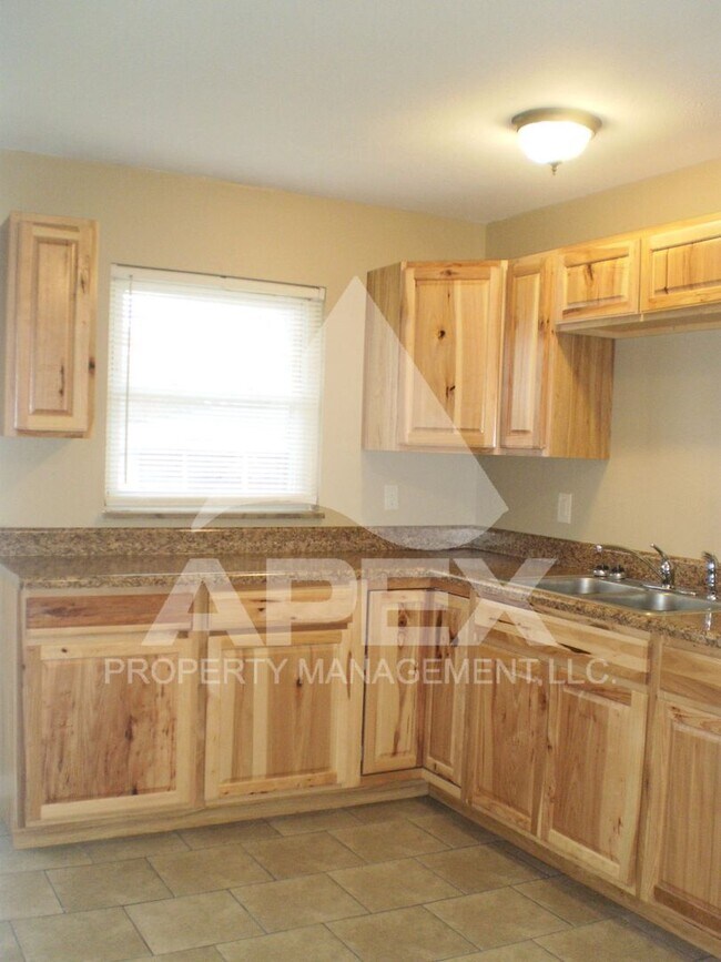Building Photo - 312 Watauga Dr