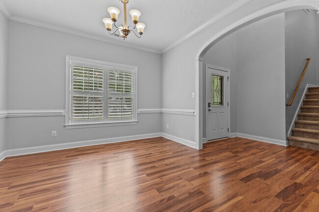 Building Photo - 768 Riverbirch Dr