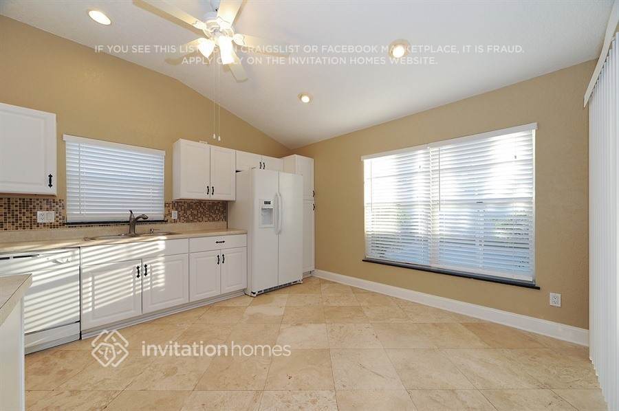 Building Photo - 8945 Bayaud Dr