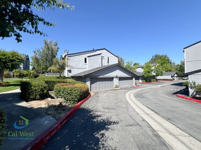 Building Photo - 2212 Almaden Rd