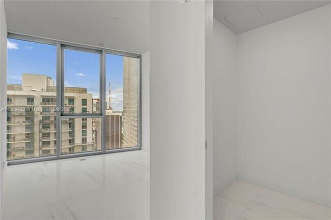 Building Photo - 300 Biscayne Blvd Way