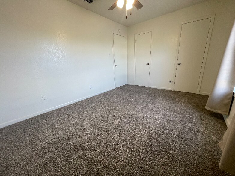 Building Photo - 1702 Kirk Ave