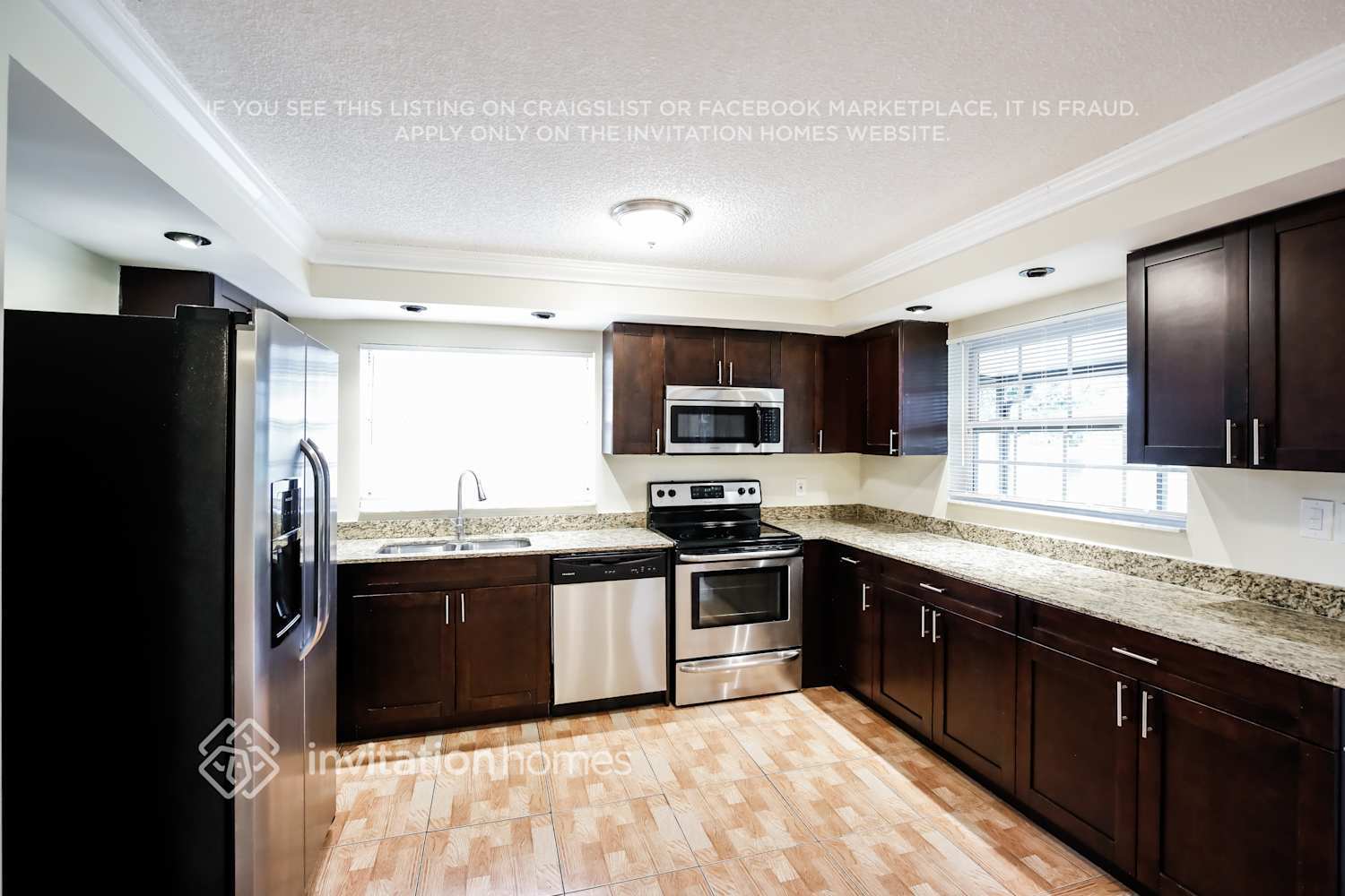 Building Photo - 13970 Langley Pl