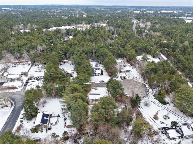 Building Photo - 4 Oaken Bucket Ln