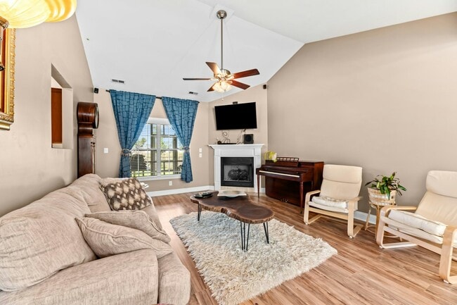 Building Photo - 3234 Austin Ave