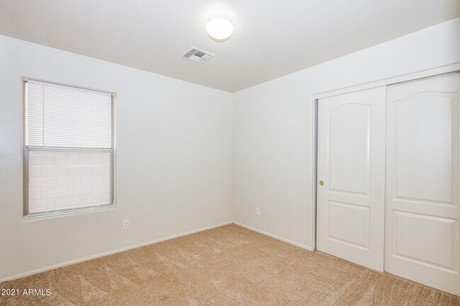 Building Photo - 12417 W Yuma St