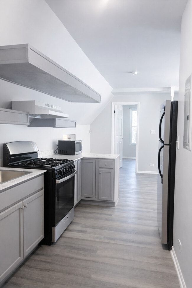 Building Photo - 1249 S Kolin Ave