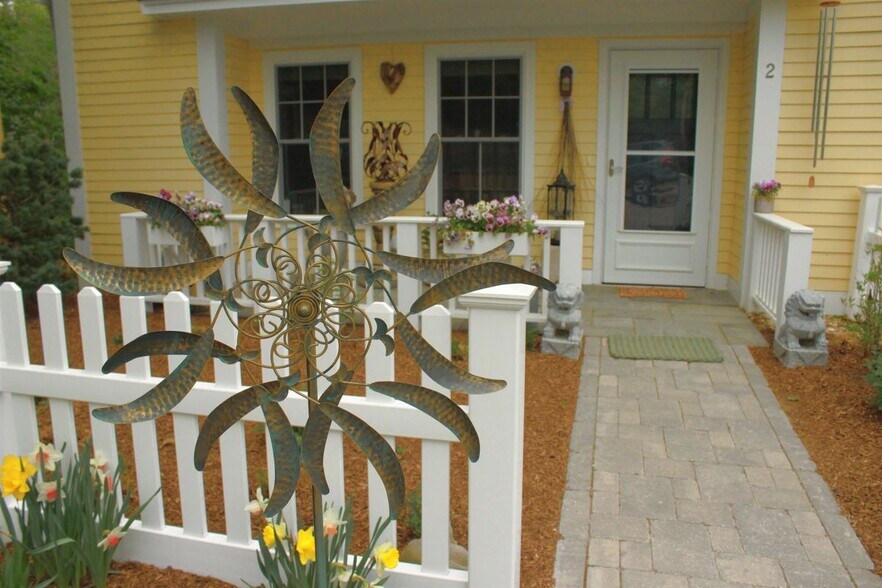 Building Photo - 26 N Main, 2