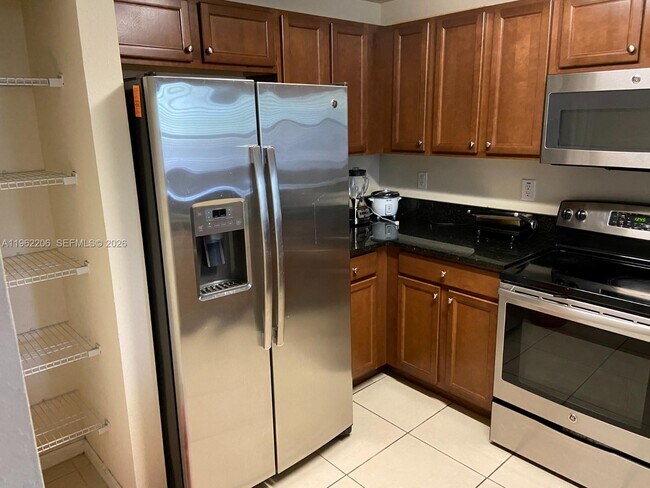 Building Photo - 8960 NW 97th Ave