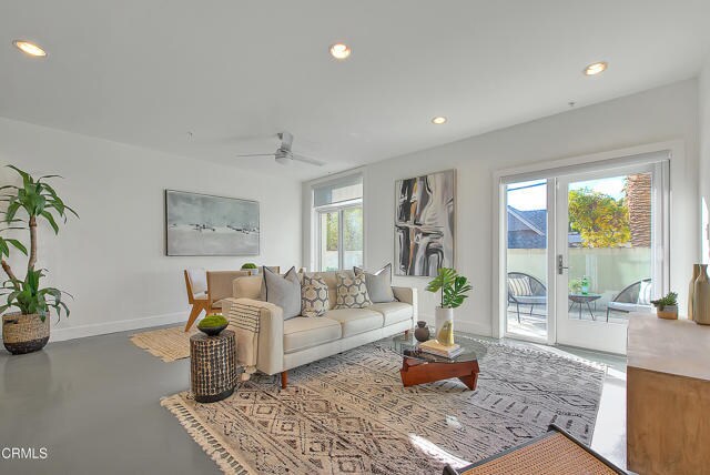 Building Photo - 133 S Los Robles Ave