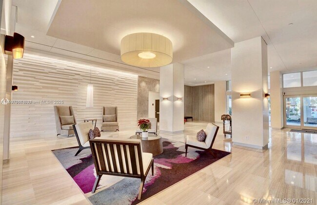 Building Photo - 100 Bayview Dr