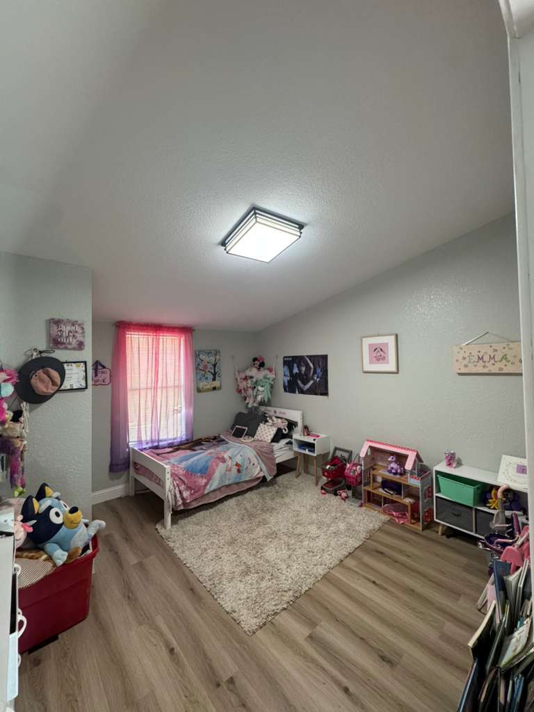 Building Photo - 113 Briggs St