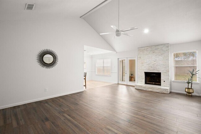 Building Photo - 4822 Transit Cir