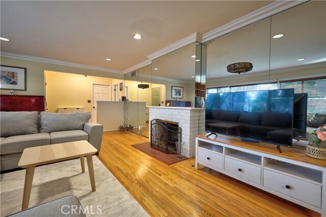 Building Photo - 2895 Woodlawn Ave