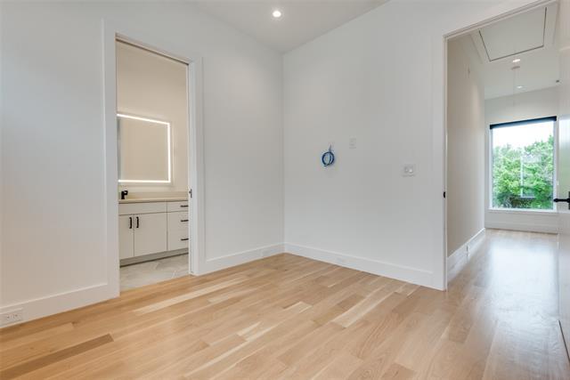 Building Photo - 3913 Hawthorne Ave