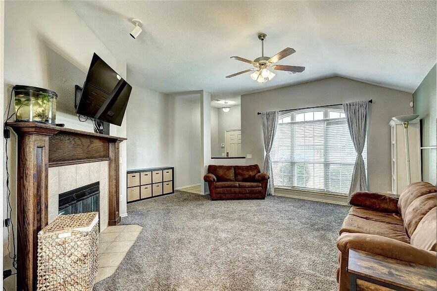 Building Photo - 2404 Deer Chase Dr