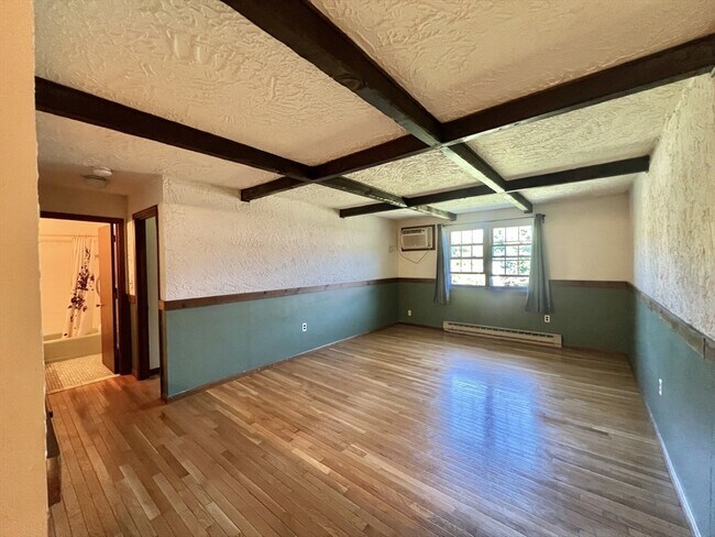 Building Photo - 120 Parker St