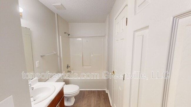 Building Photo - 113 Hipps Ave