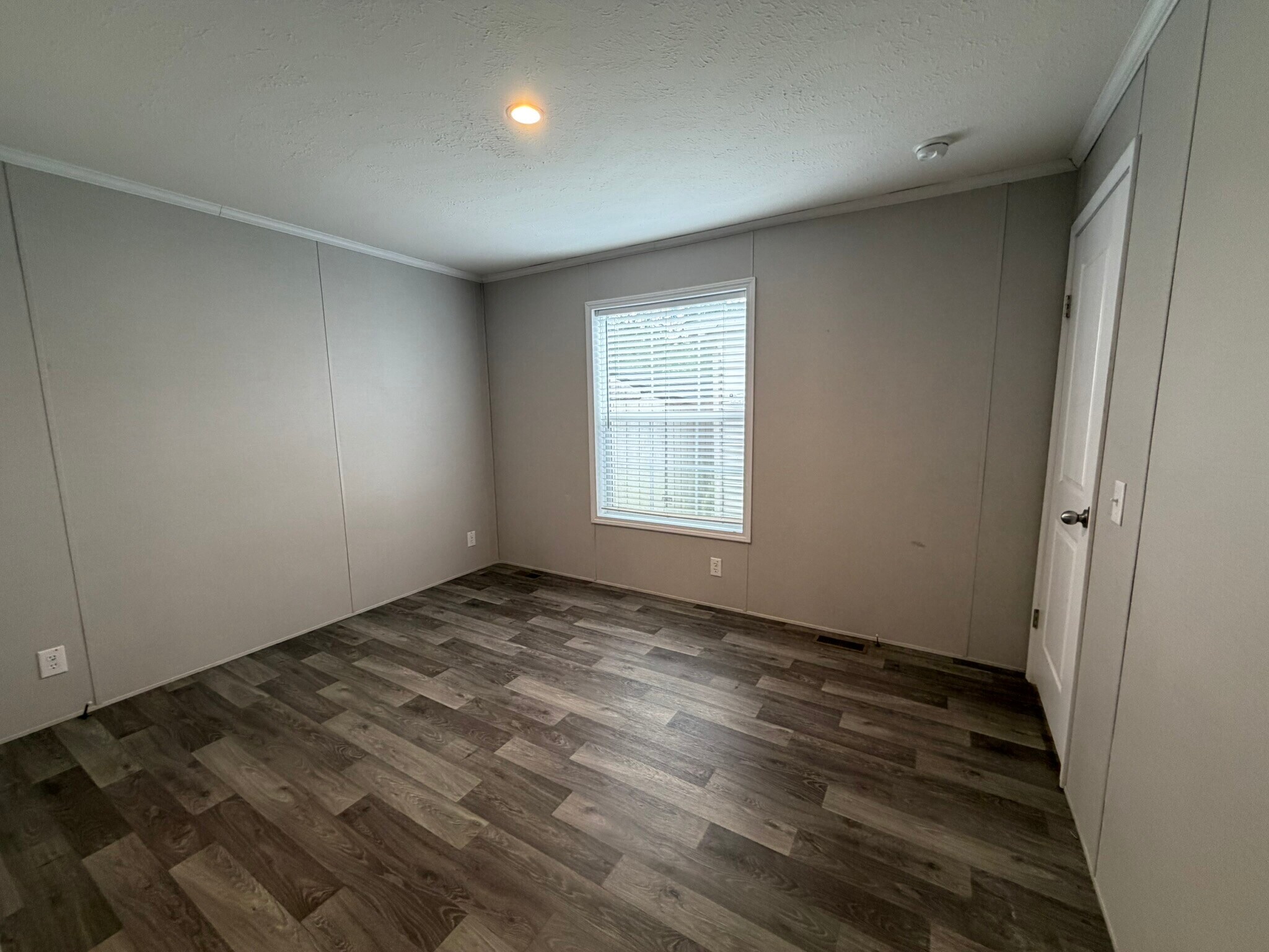 Building Photo - 1306 Scenic Dr