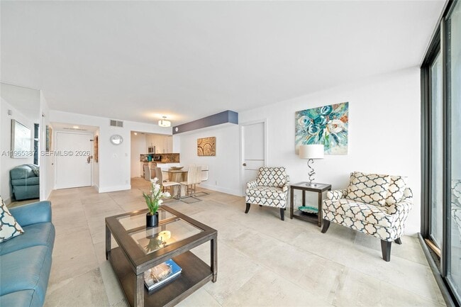 Building Photo - 2101 S Ocean Dr