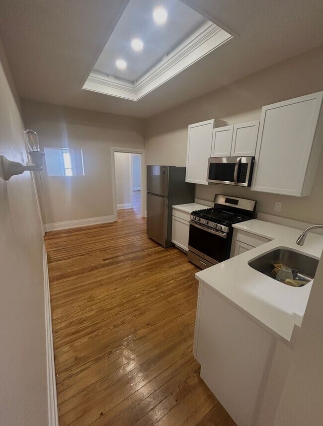 Building Photo - 32 W High St