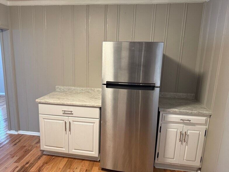 Building Photo - 218 Lawrence St