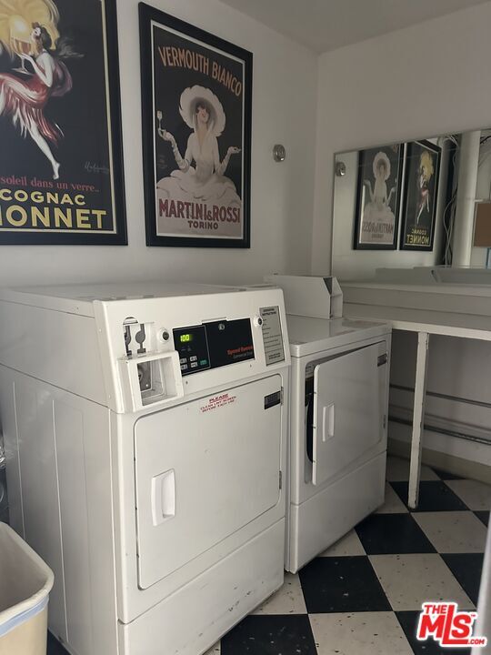 Building Photo - 1230 N Sweetzer Ave