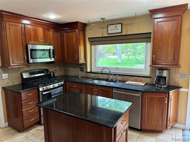 Building Photo - 1141 Sandy Ridge Dr