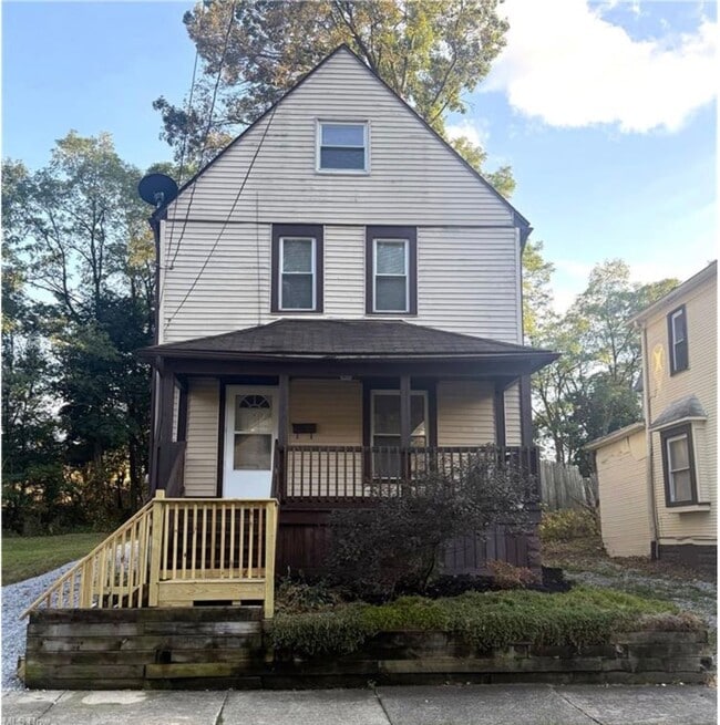 Building Photo - 3 Bedroom with Massive Primary Suite and Flexible Bonus Space