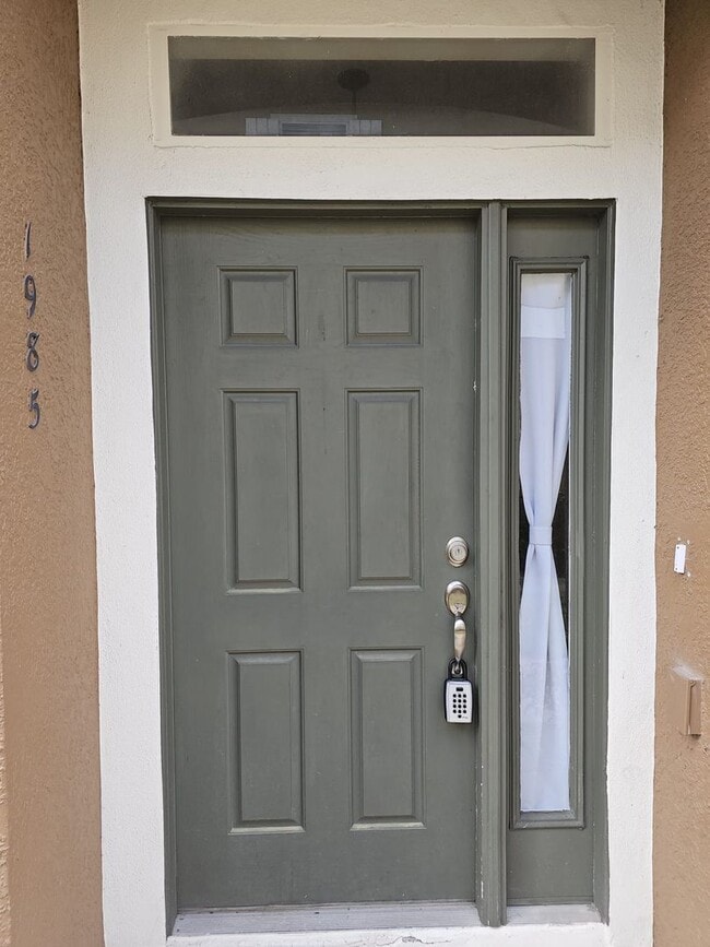 Building Photo - BEAUTIFUL, SPACIOUS,   2 BEDROOMS, 2 BATH APARTMENT