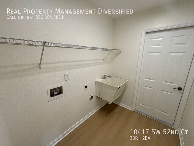 Building Photo - 10417 SW 52nd Ct