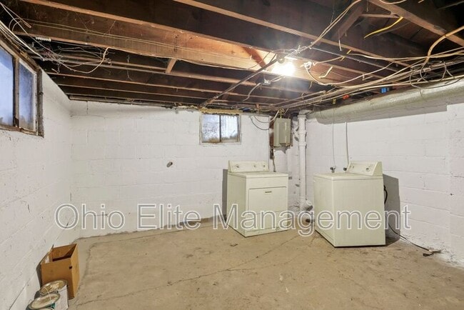 Building Photo - 1163 Linwood Ave