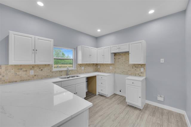 Building Photo - 409 Dallas St