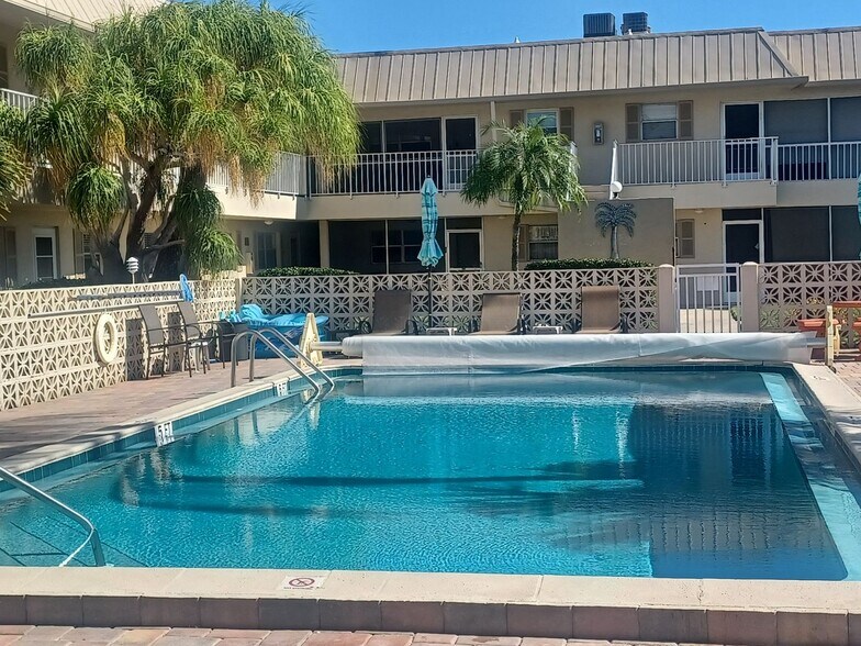 Building Photo - 909 SE 46th Ln