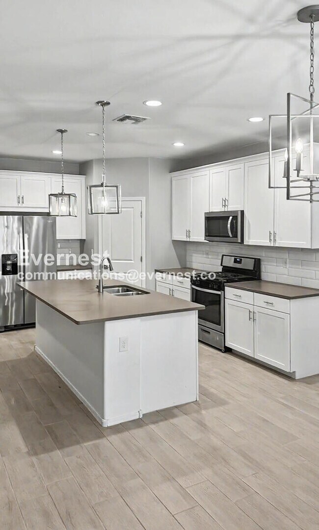 Building Photo - 10667 W Filbert St