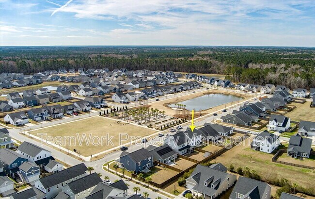 Building Photo - 208 Evergreen Ave