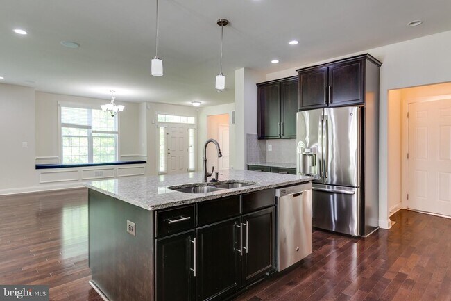 Building Photo - 42948 Courtland Chase Square