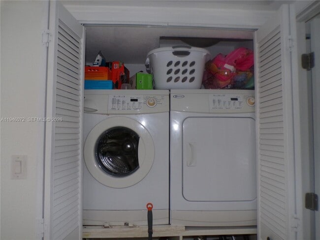 Building Photo - 6450 Collins Ave