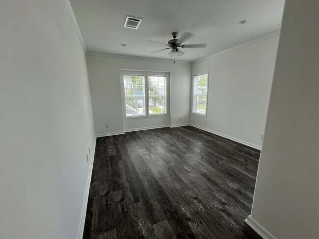 Building Photo - 968 Avanti Way Blvd