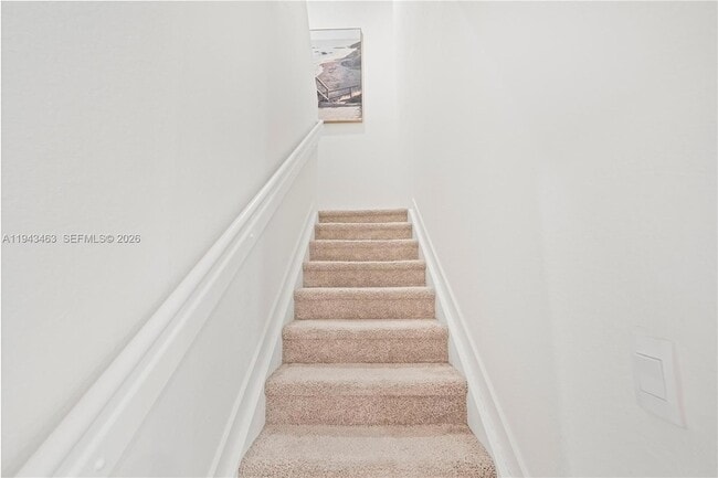 Building Photo - 818 SE 17th St