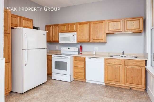 Building Photo - 2552 Vestry Ave