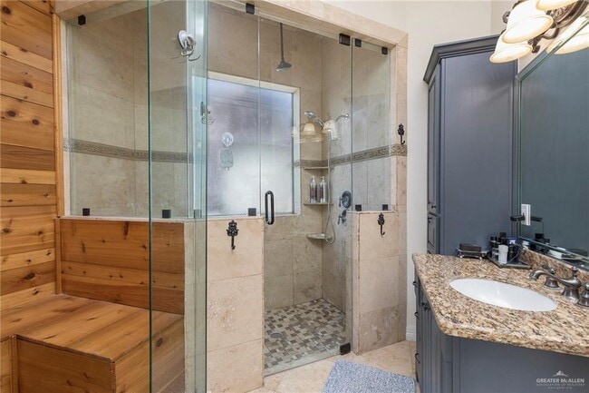 Building Photo - 25 Ebony Ave