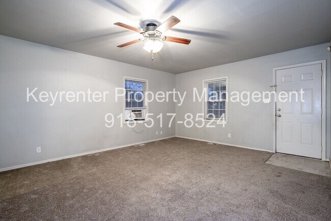 Building Photo - 2 Bed | 1 Bath East Tulsa with Spacious Back yard!