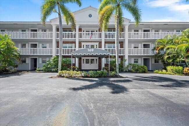 Building Photo - 169 Atlantis Blvd